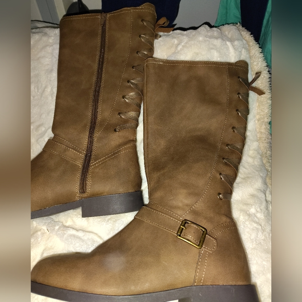 New Kohl's Girl's boots size 5